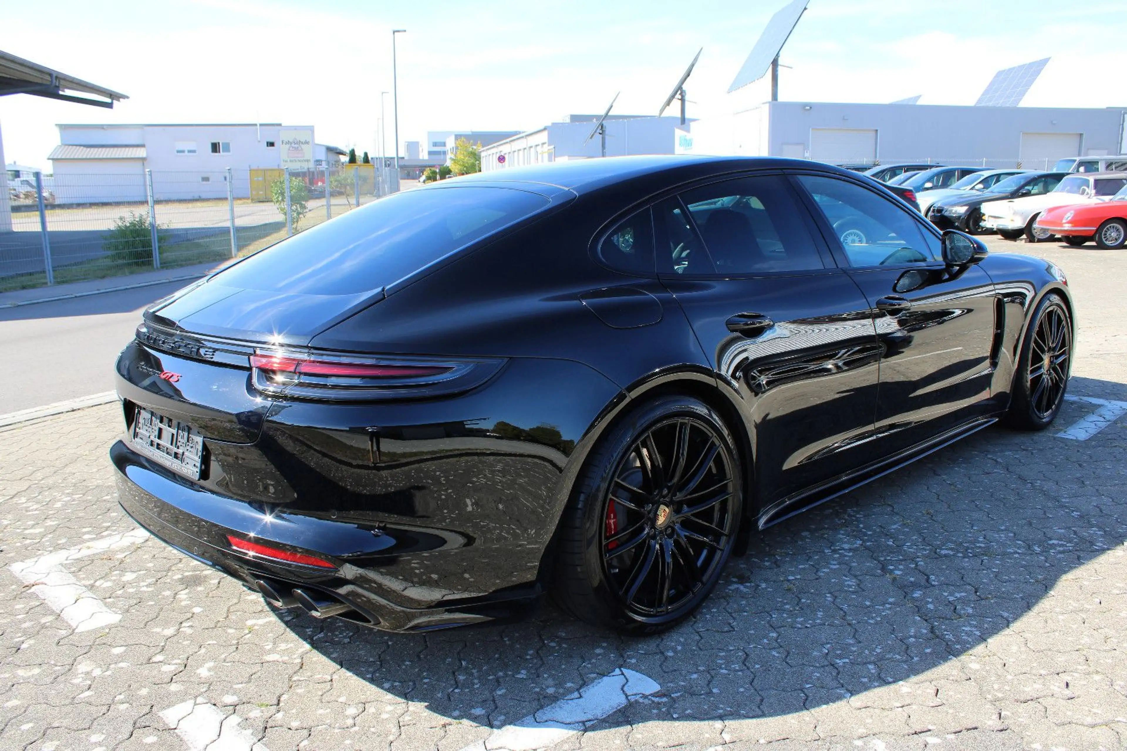 Porsche Panamera GTS — photo 10