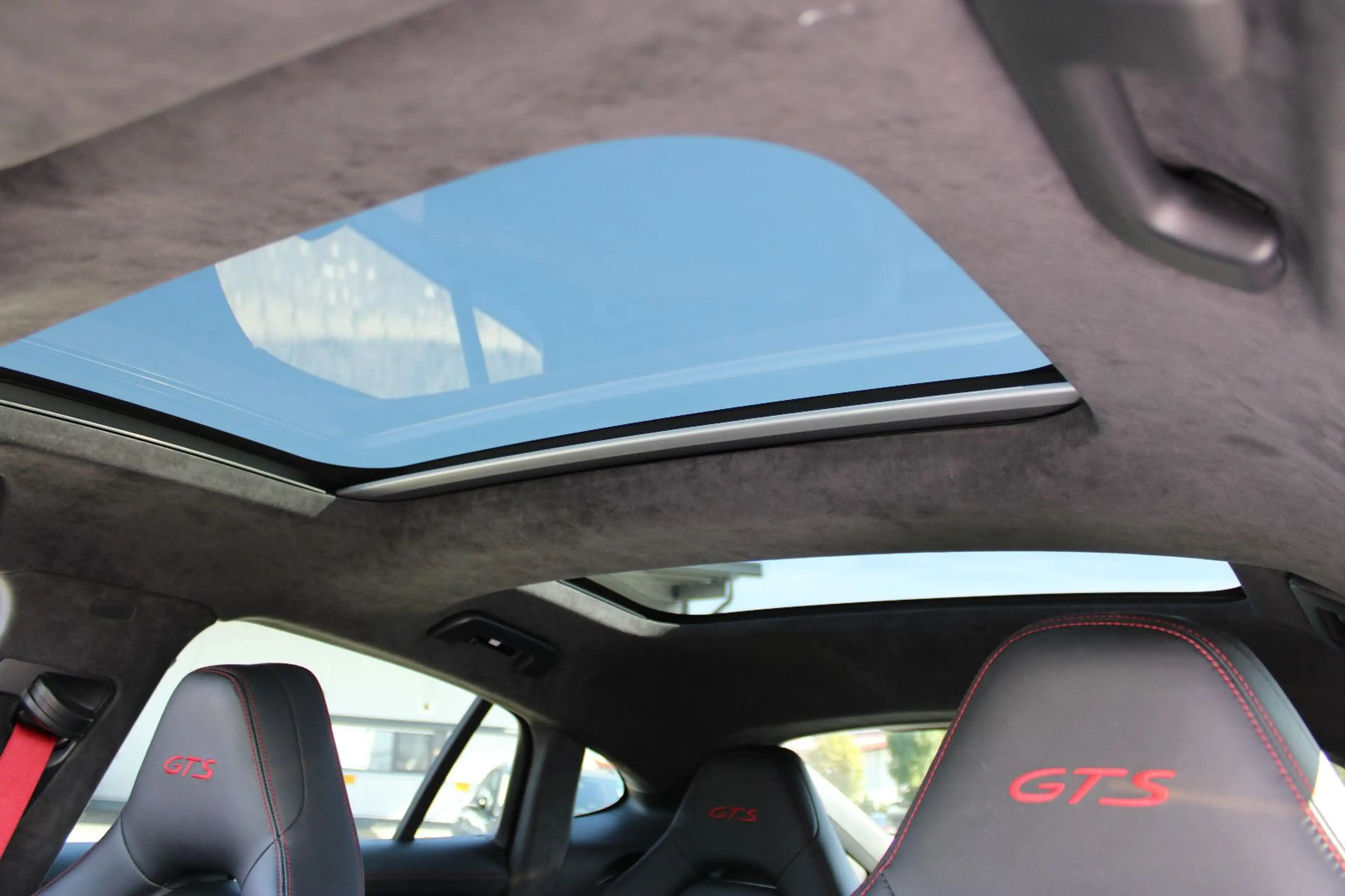 Porsche Panamera GTS — photo 19