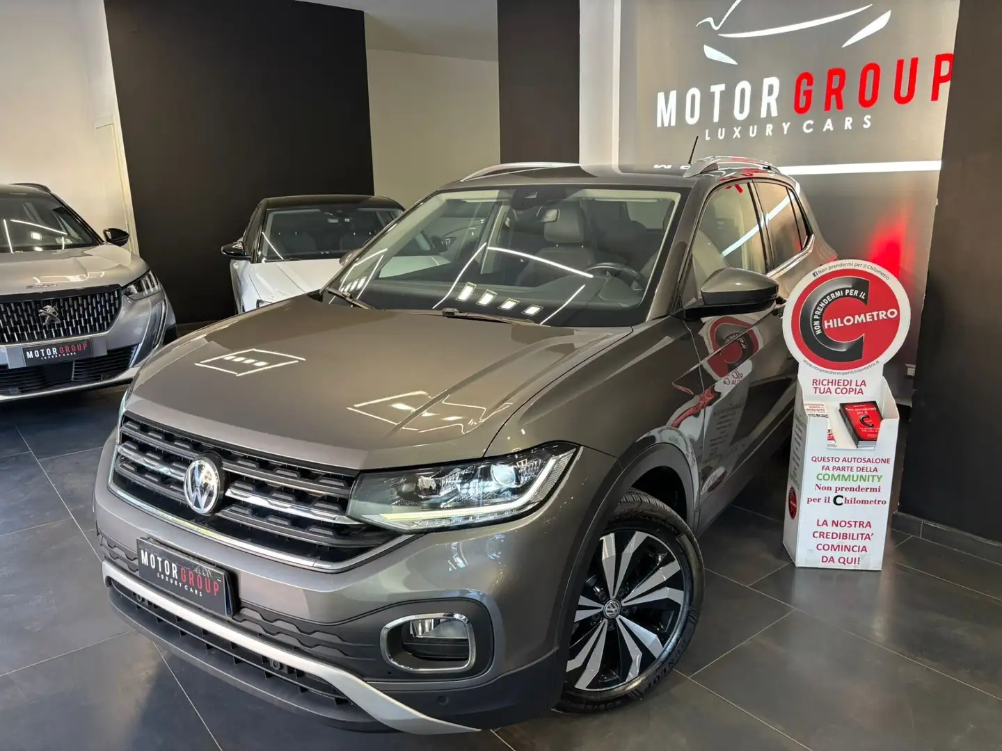 Volkswagen T-Cross 1.0 TSI 115 CV DSG Advanced BMT Gris - 1