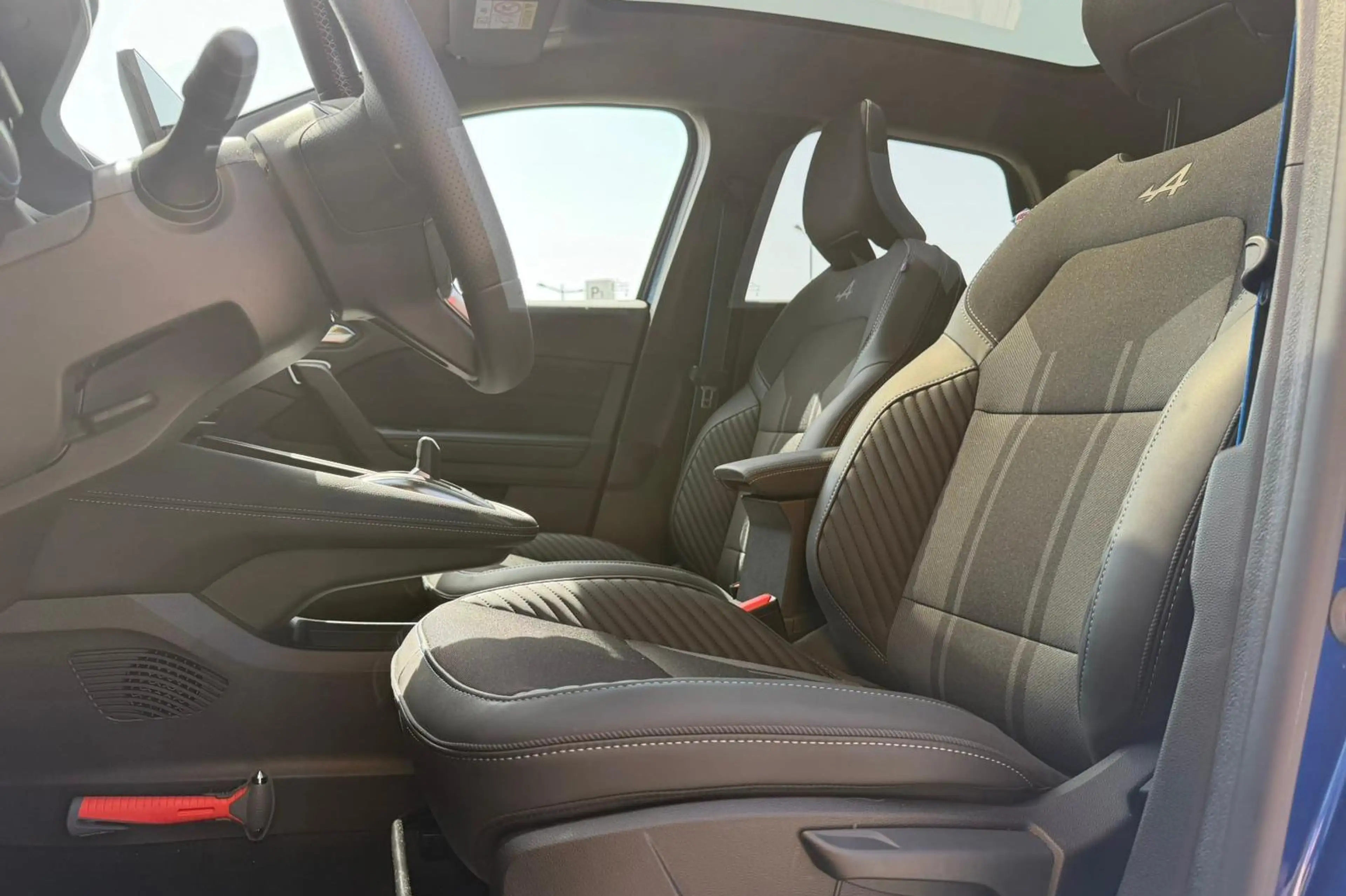 Renault Symbioz 1.8 E-Tech full hybrid 160 iconic — photo 10