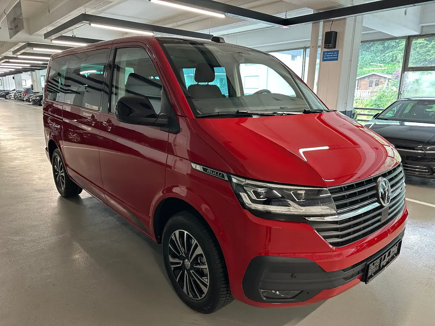 Volkswagen T6 Caravelle T6.1 Caravelle  Comfortline + Neuwagen + Edition Roşu - 1