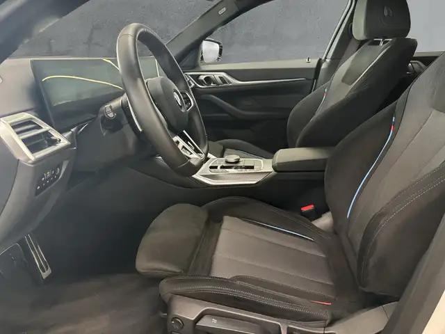 BMW 4 Series view 8