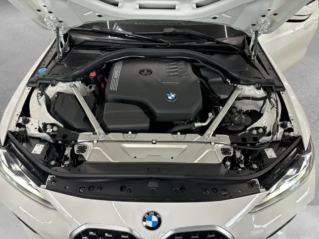 BMW 4 Series view 14