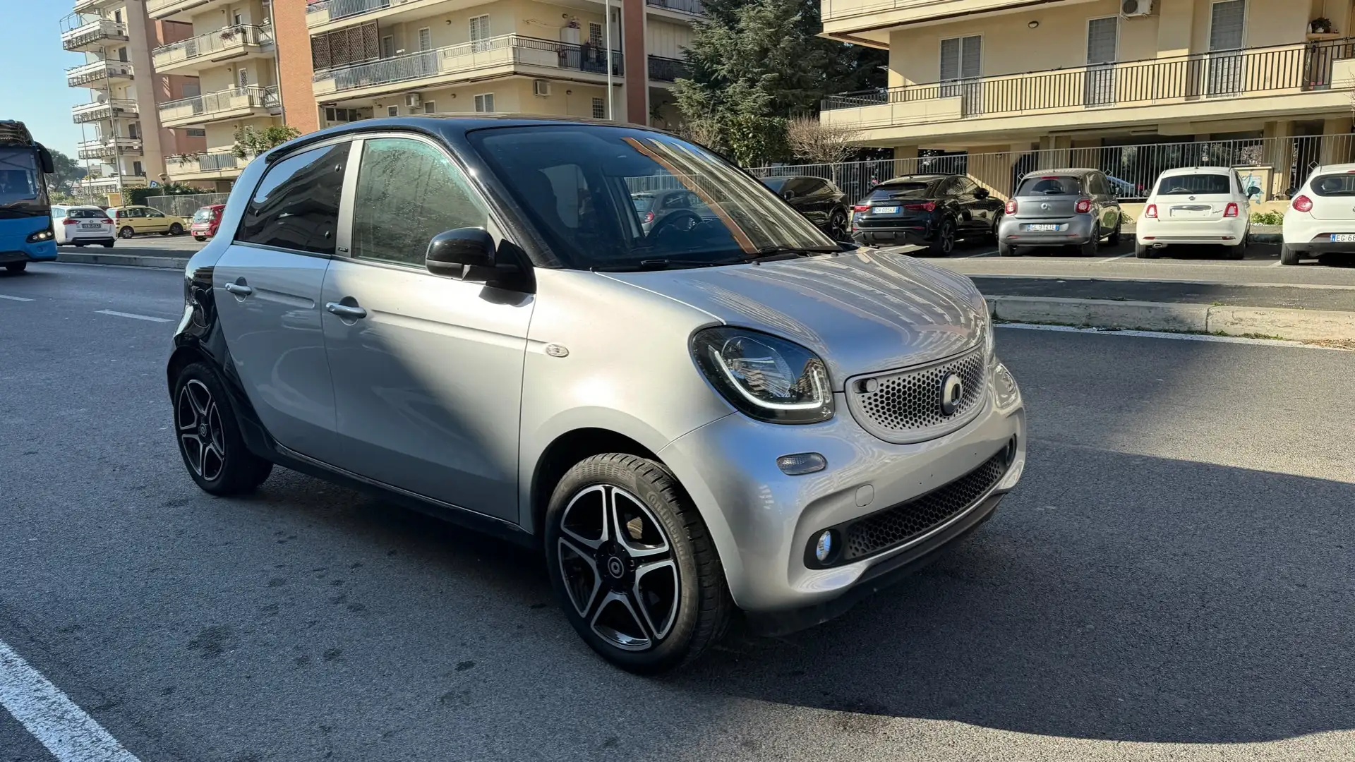 smart forFour 90 0.9 Turbo twinamic Prime LED KAMERA NAVI PELLE Argintiu - 2