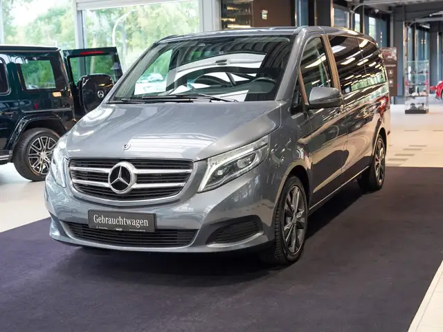 Mercedes-Benz V-Class view 10
