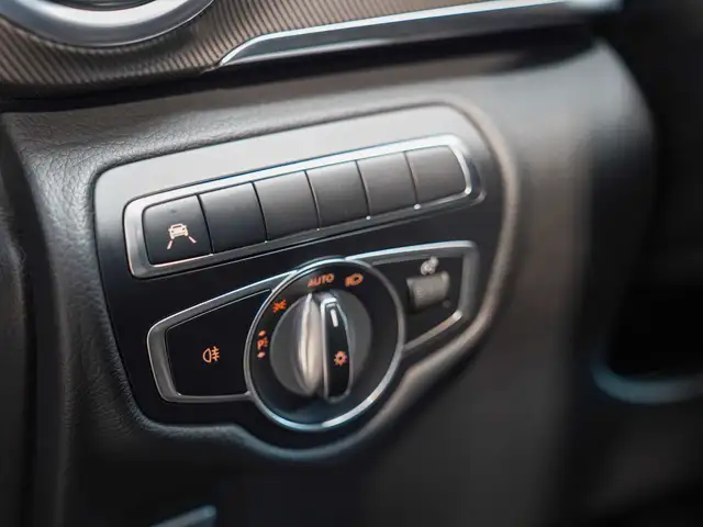 Mercedes-Benz V-Class view 8