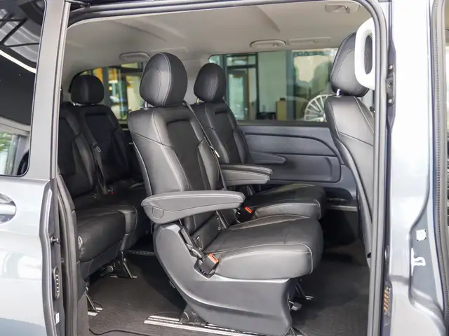 Mercedes-Benz V-Class view 15