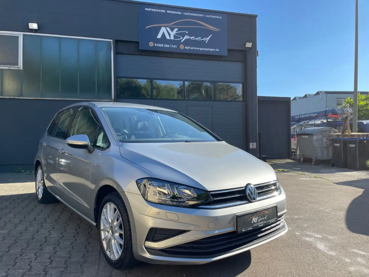 Volkswagen Golf Trendline PDC/LED/KLIMA/SHZ Silber - 1