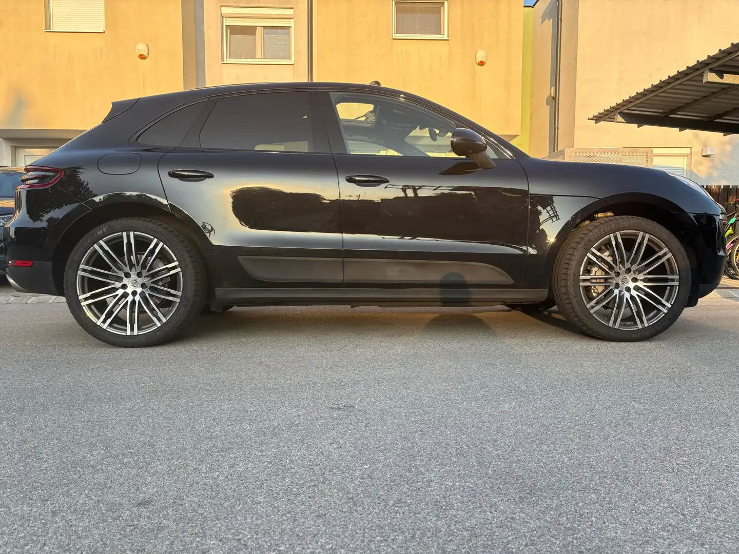 Porsche Macan MACAN S Diesel/Pano/Approved Garantie bis 06/2027 Schwarz - 2
