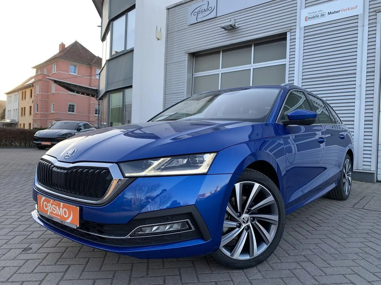 Skoda Octavia Combi 2.0TDI Style 18erLM+el.Klappe Blau - 1