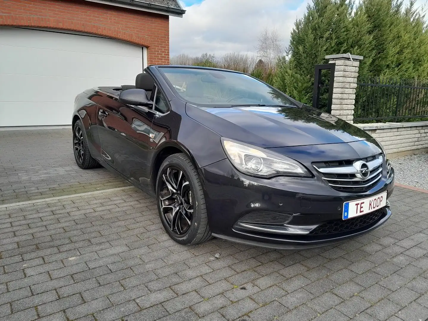 Opel Cascada 1.4 Turbo crna - 1