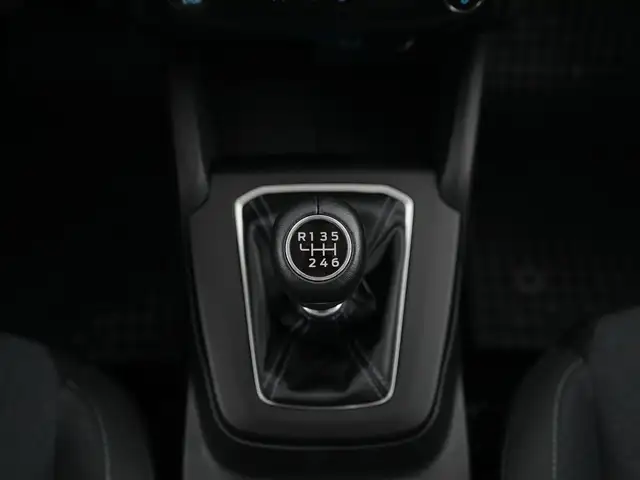 Ford Focus view 13