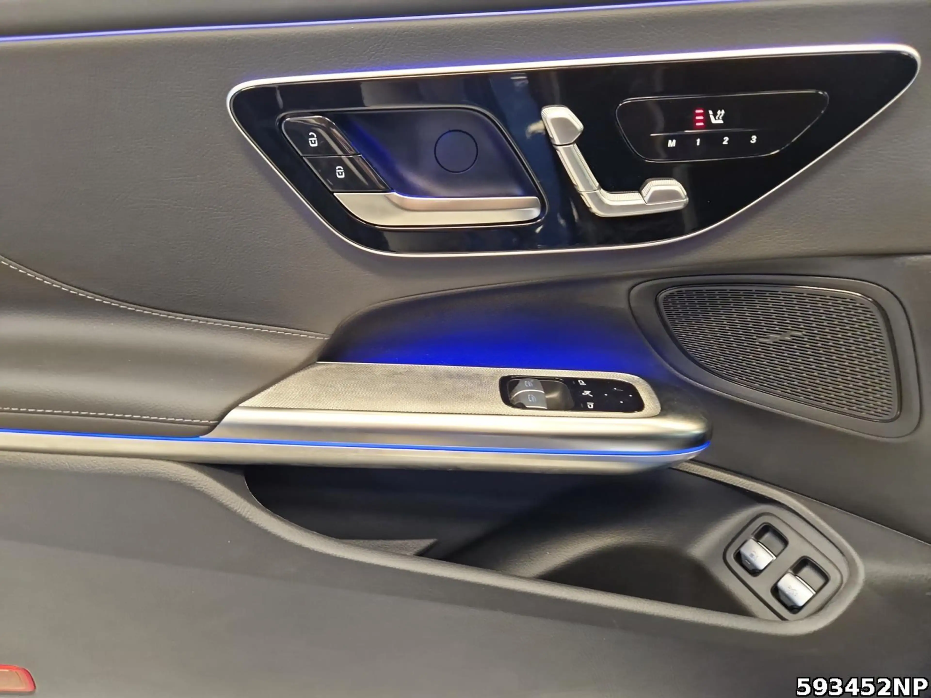 Mercedes-Benz CLE 300 e AMG Pano 360° Memory DISTRONIC 19LM. — photo 14