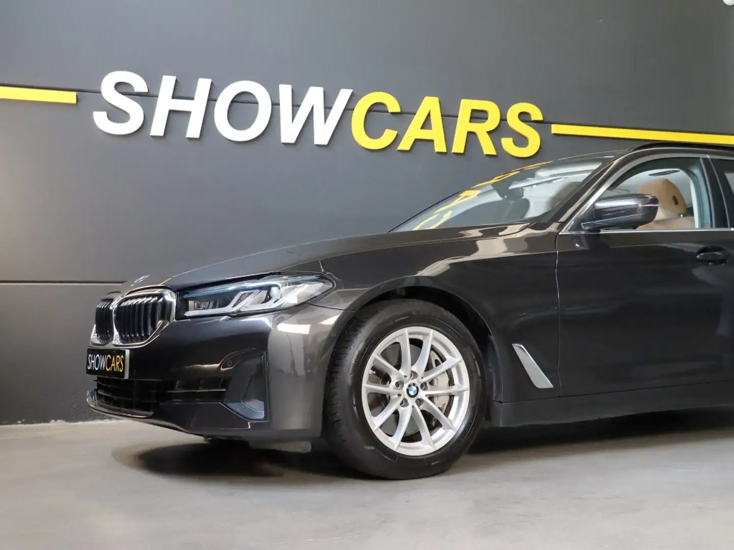 BMW 530 530dA Touring xDrive Noir - 2
