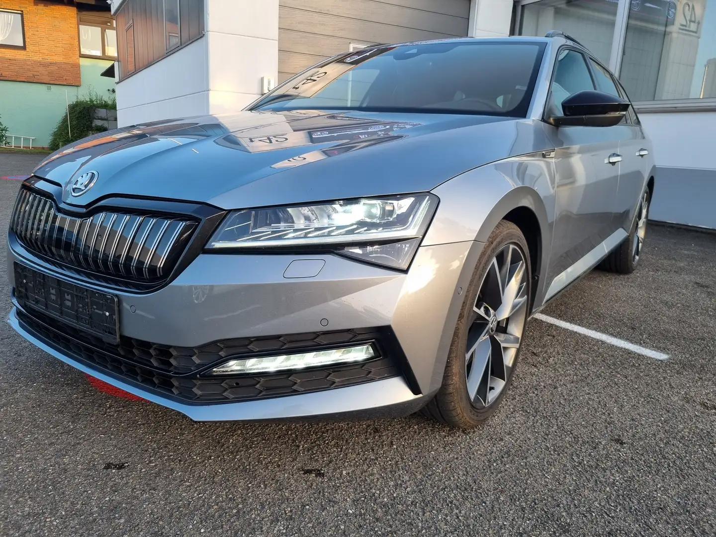 Skoda Superb Sportline iV Matrix 360°Kam DCC AHK Digi Canton Grigio - 1