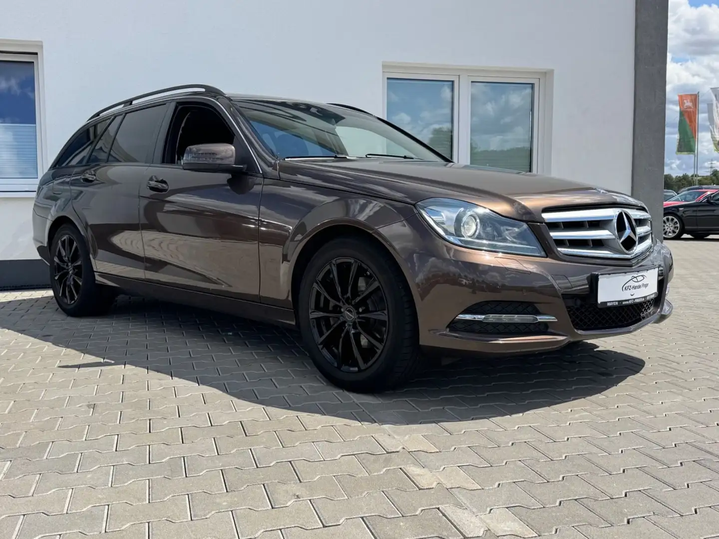 Mercedes-Benz C 200 C -Klasse T-Modell  BlueEfficiency Brun - 2