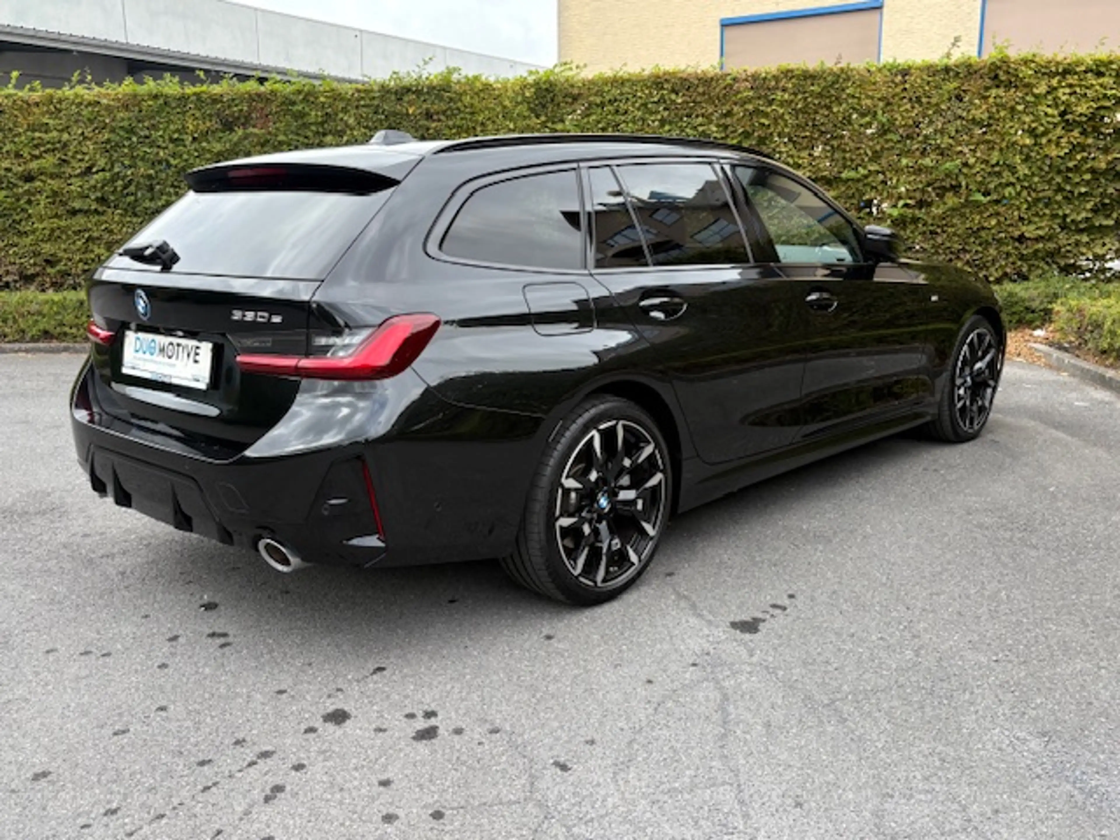 BMW 330 Touring 330eAS PHEV (215 kW) — photo 10