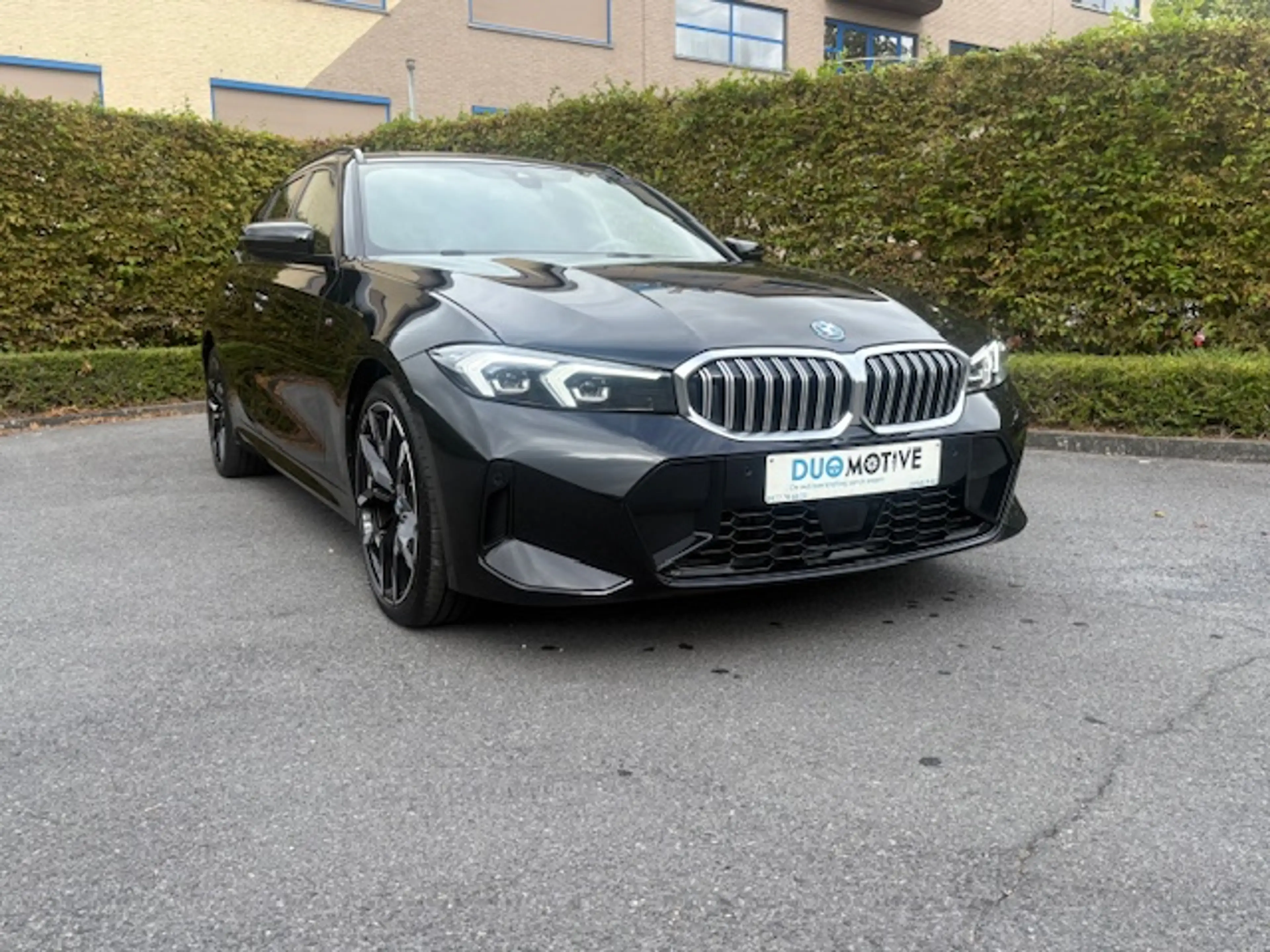 BMW 330 Touring 330eAS PHEV (215 kW) — photo 2