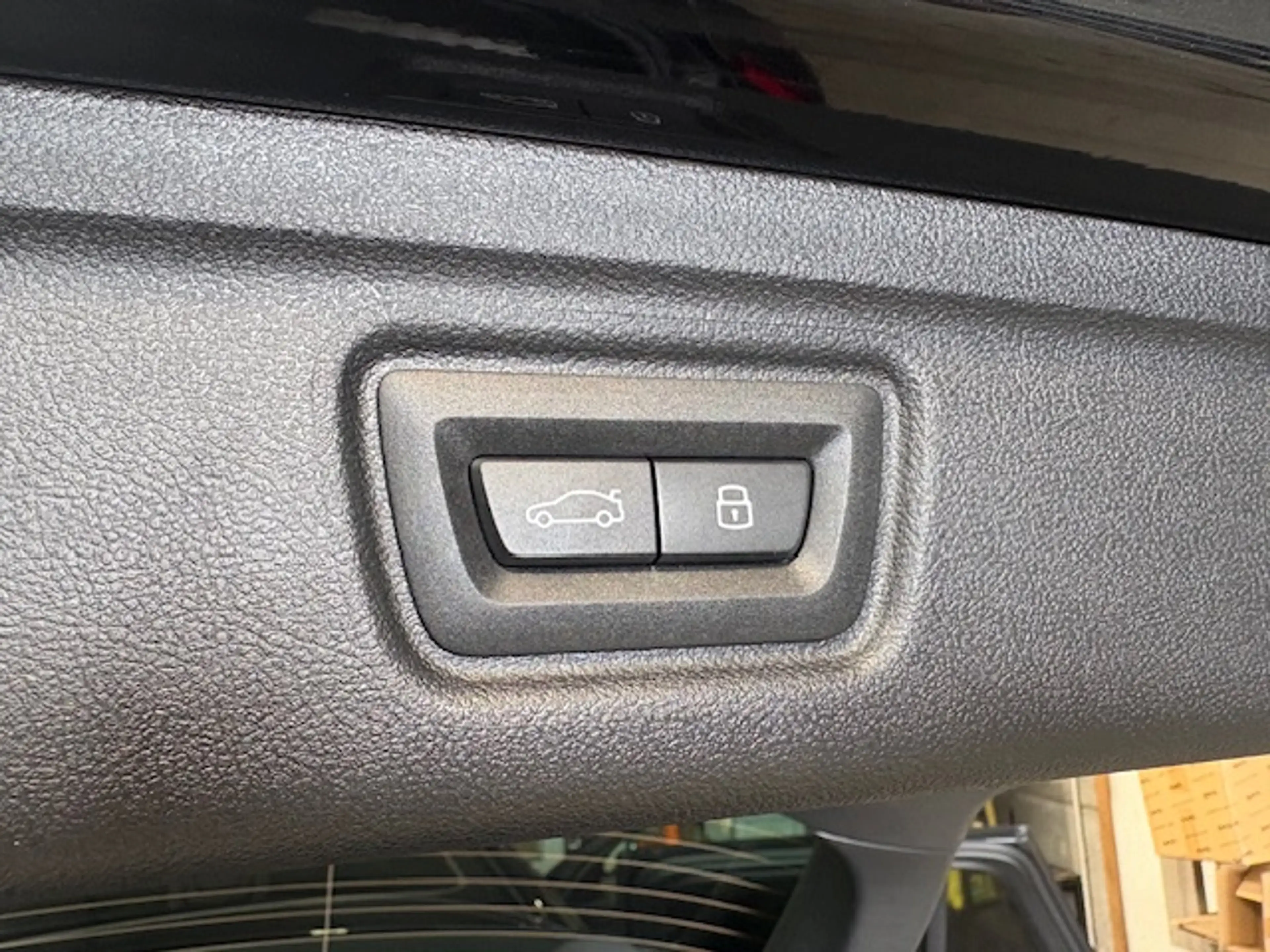 BMW 330 Touring 330eAS PHEV (215 kW) — photo 14