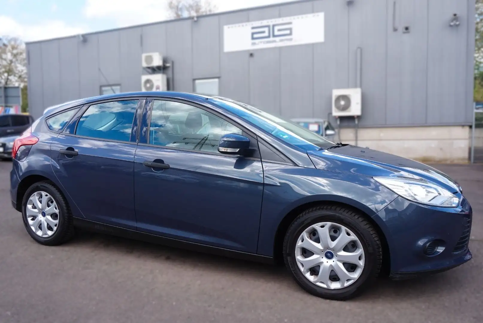 Ford Focus Ambiente *2.Hand/Klima/5-Türig* Grau - 1