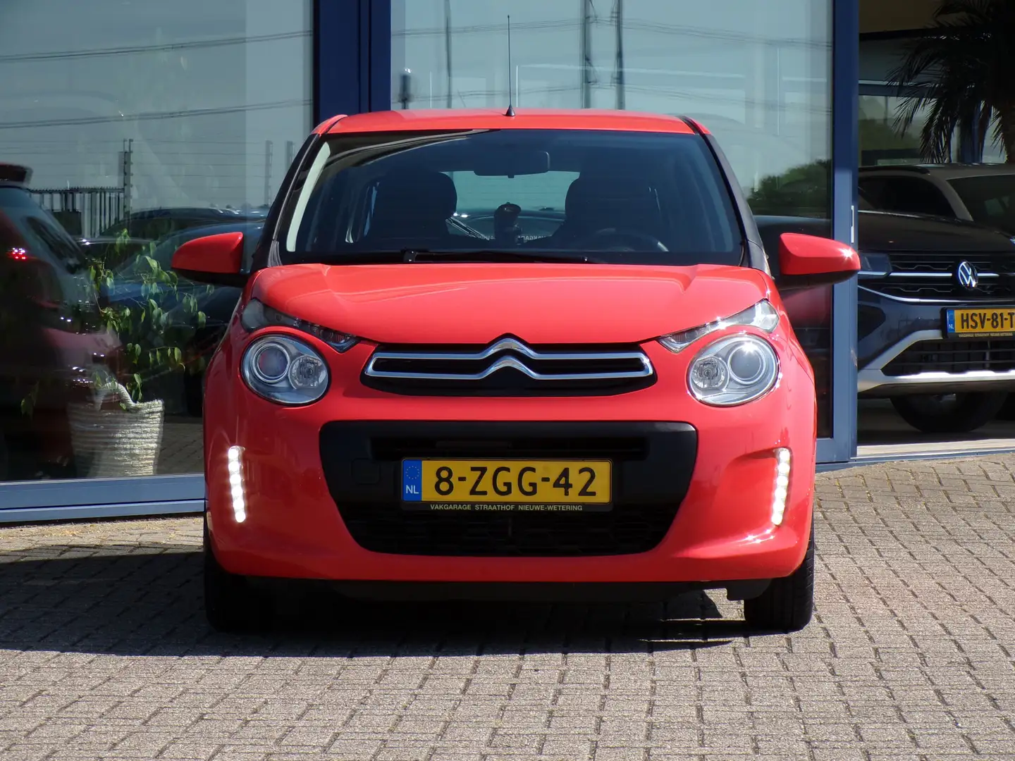 Citroen C1 1.0 e-VTi Feel 5-Drs, Airco / Limiter / Bluetooth Rood - 2