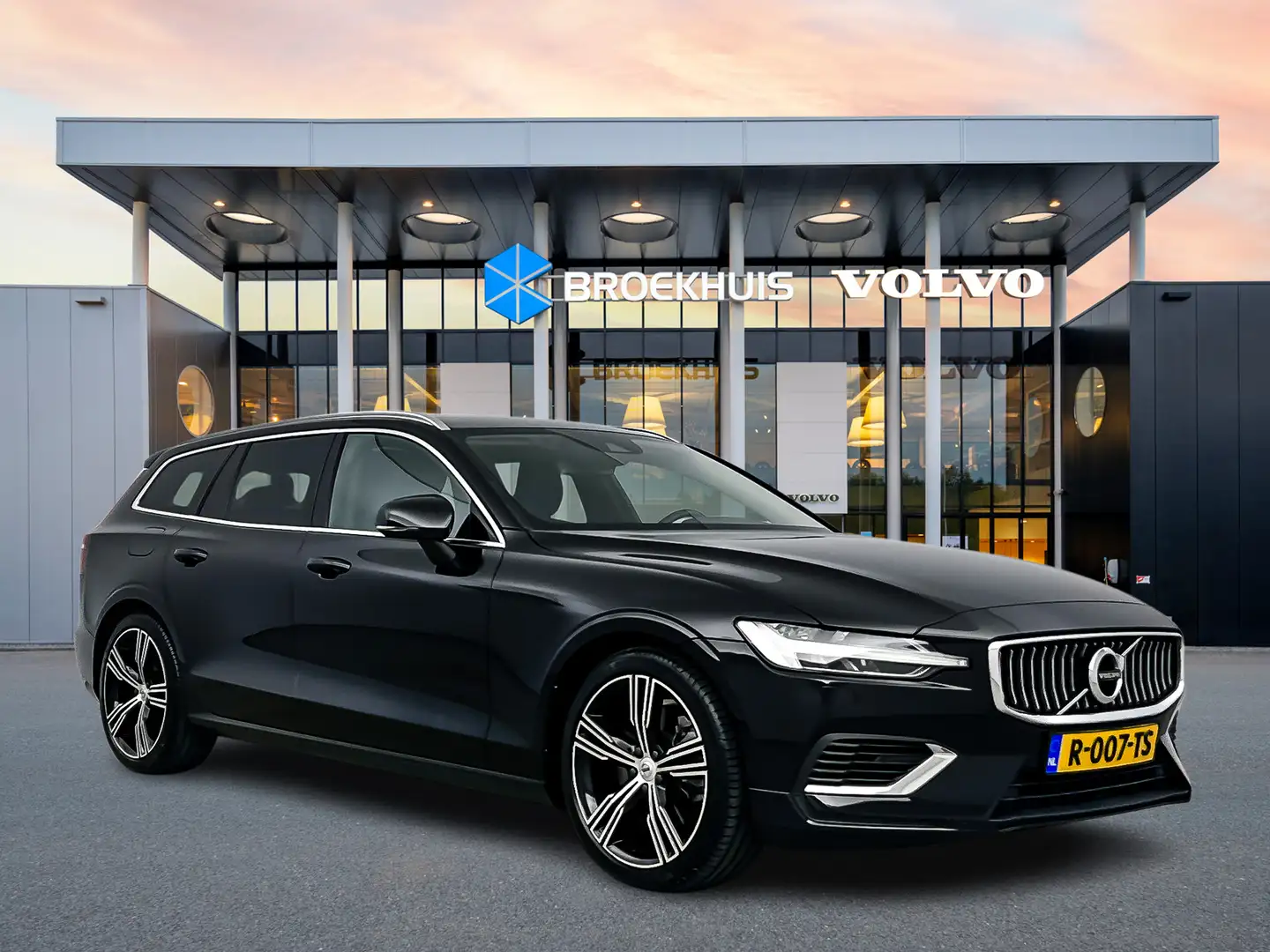 Volvo V60 T6 Recharge AWD Inscription | Long Range | 19" | H Noir - 2