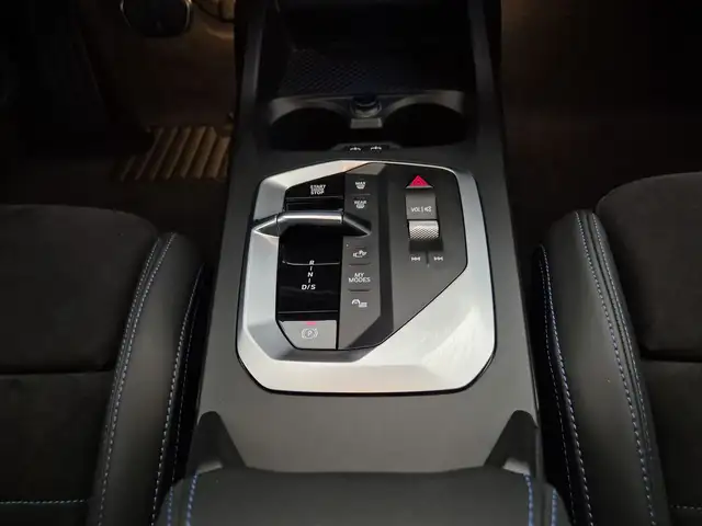BMW 1 Series view 11