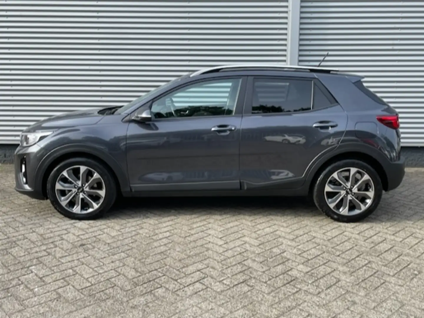 Kia Stonic 1.0 T-GDi 100pk DynamicLine | Stoel/Stuurwielverwa Grijs - 2