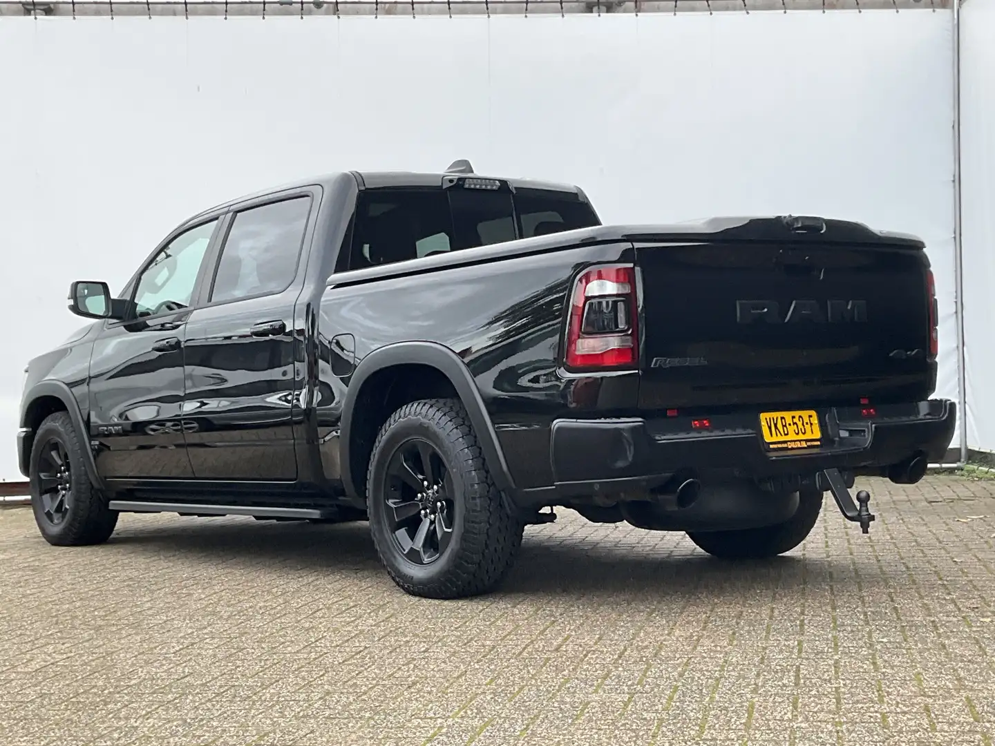 Dodge RAM 1500 5.7 V8 4x4 REBEL Adapt.Cruise Pano HUD HK Ful crna - 2