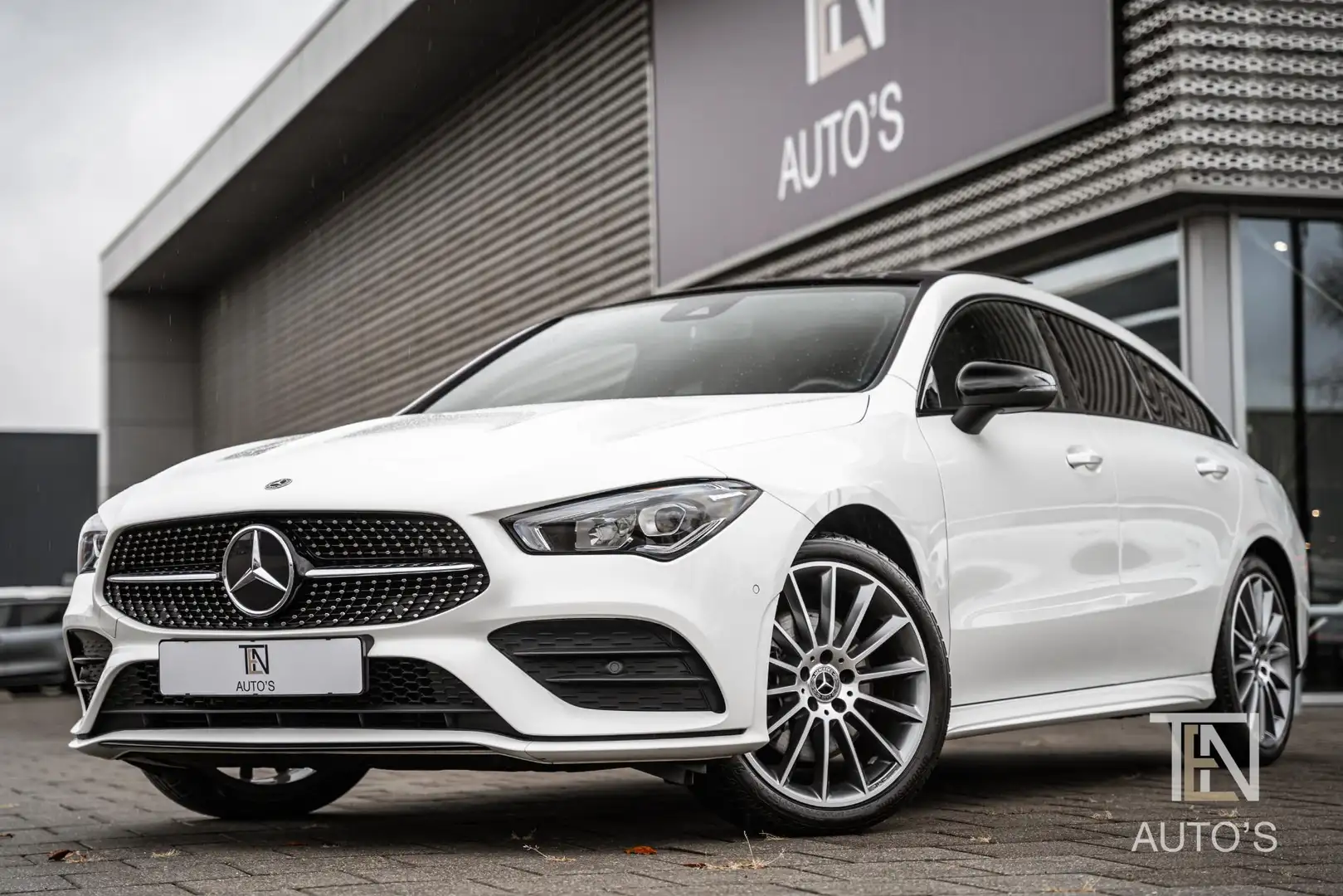 Mercedes-Benz CLA 250 Shooting Brake e AMG Limited | Night | Panodak | S Blanc - 1