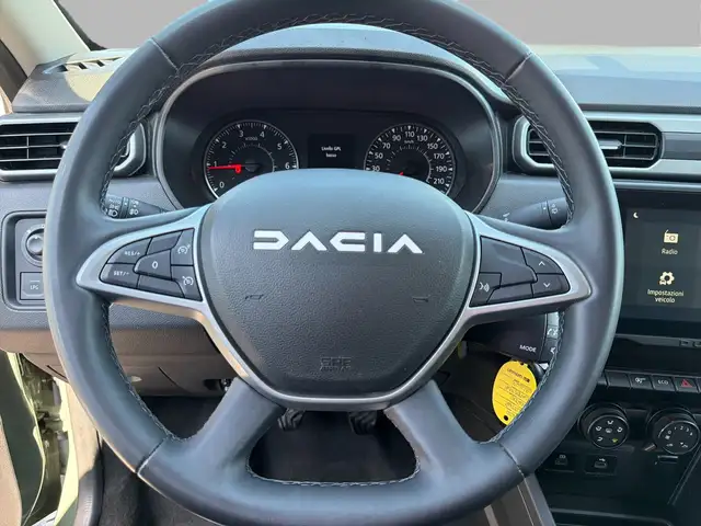 Dacia Duster view 10