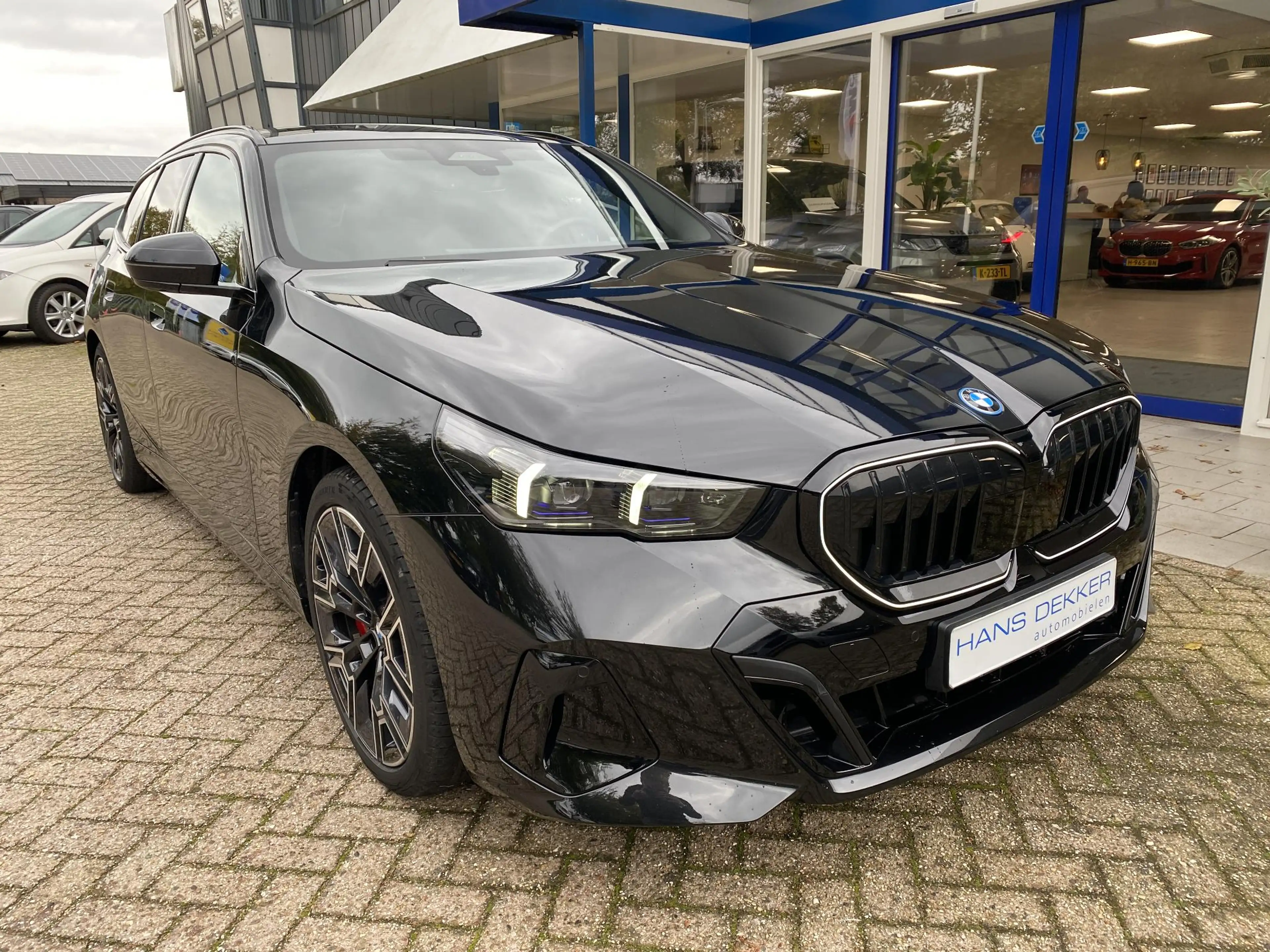 BMW 550 5-serie Touring 550e xDrive — photo 10
