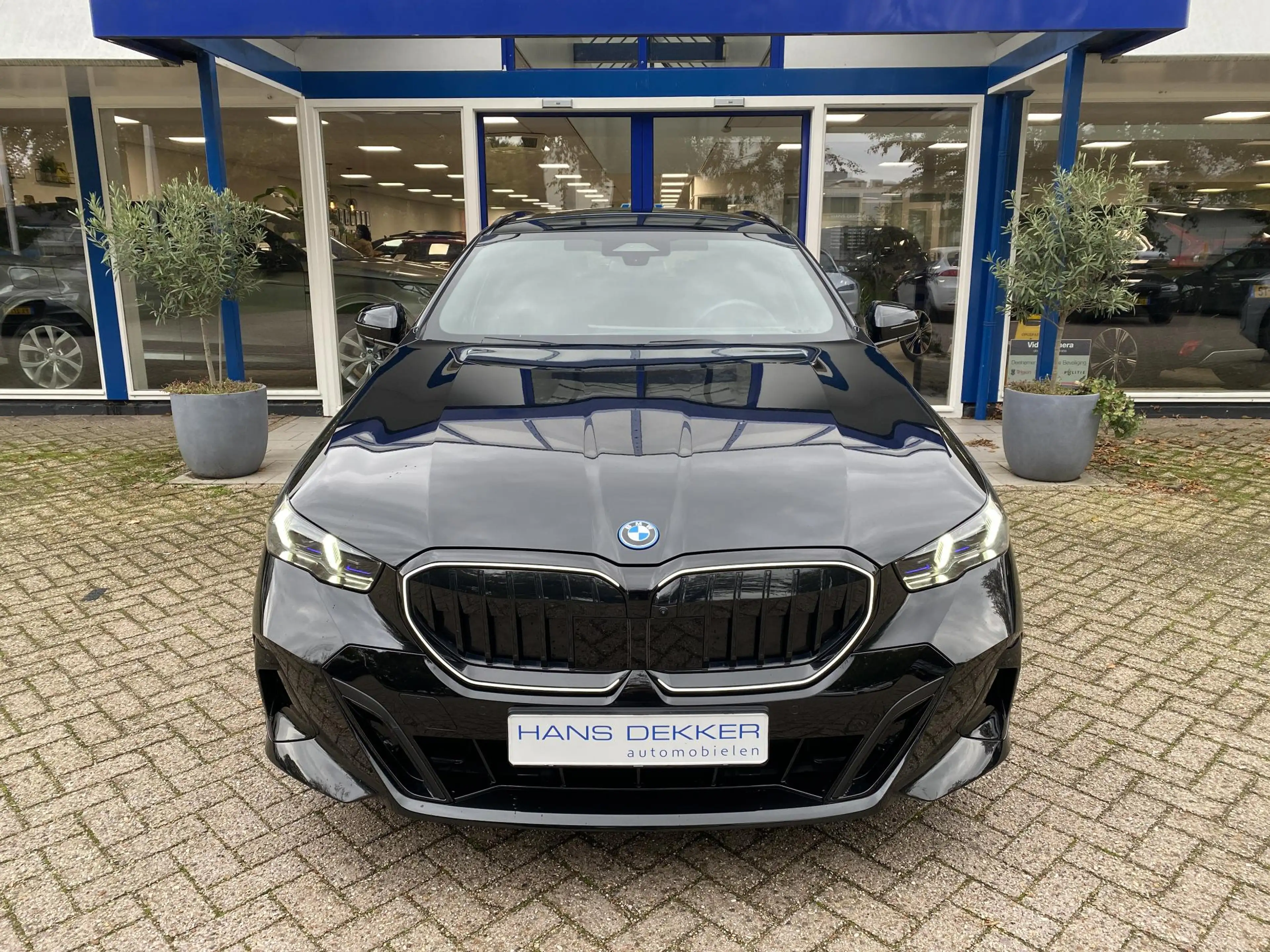 BMW 550 5-serie Touring 550e xDrive — photo 2