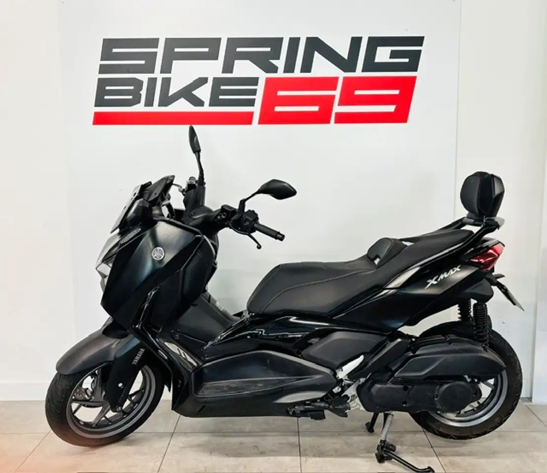 Yamaha X-Max 125