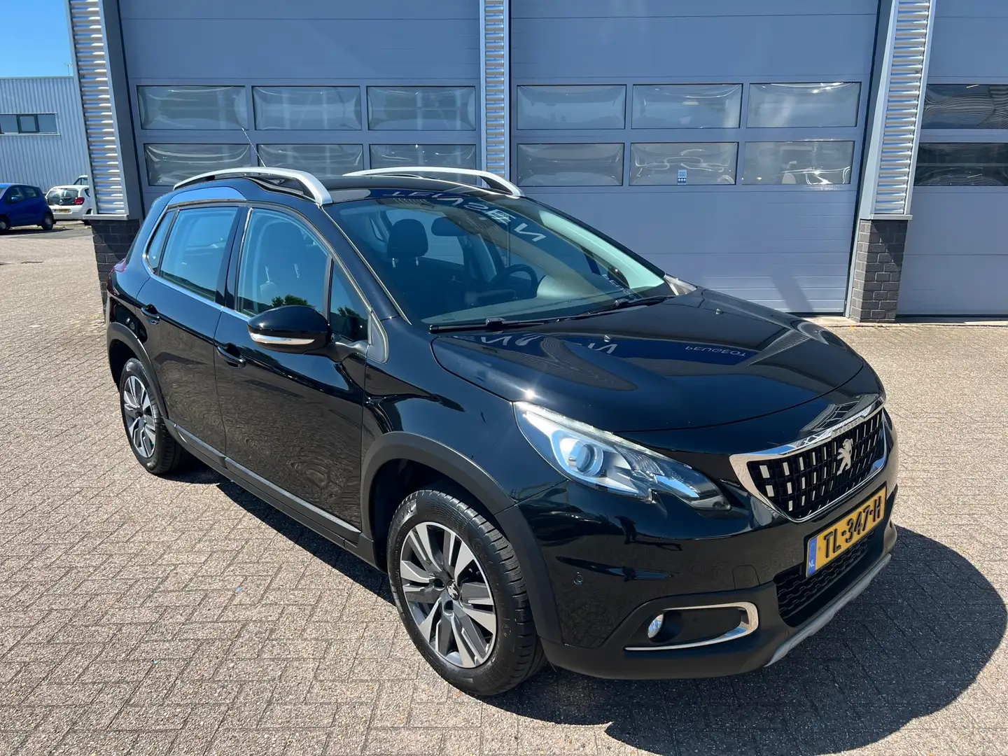 Peugeot 2008 1.2 110PK Allure | Cruise control | Apple Car Play Noir - 2