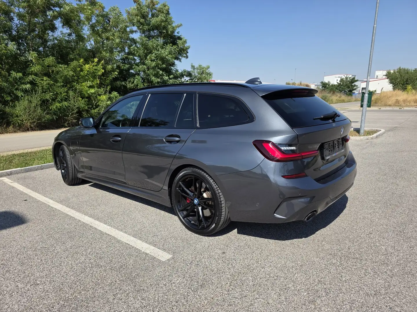 BMW 330 330e Touring Aut. Total 292 PS Hybrid Gris - 2