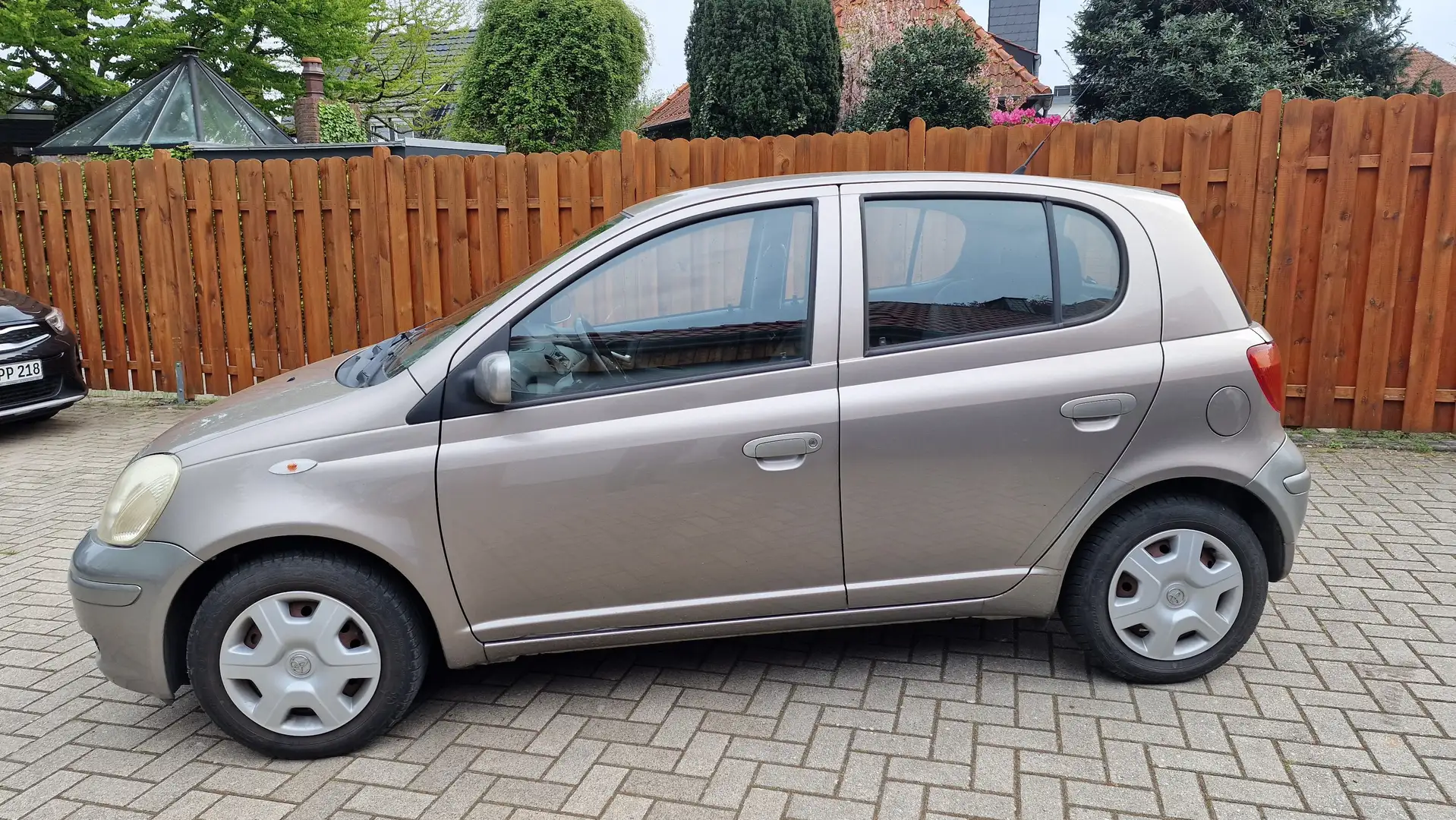 Toyota Yaris 1.0 Sol Tüv Neu Gri - 2