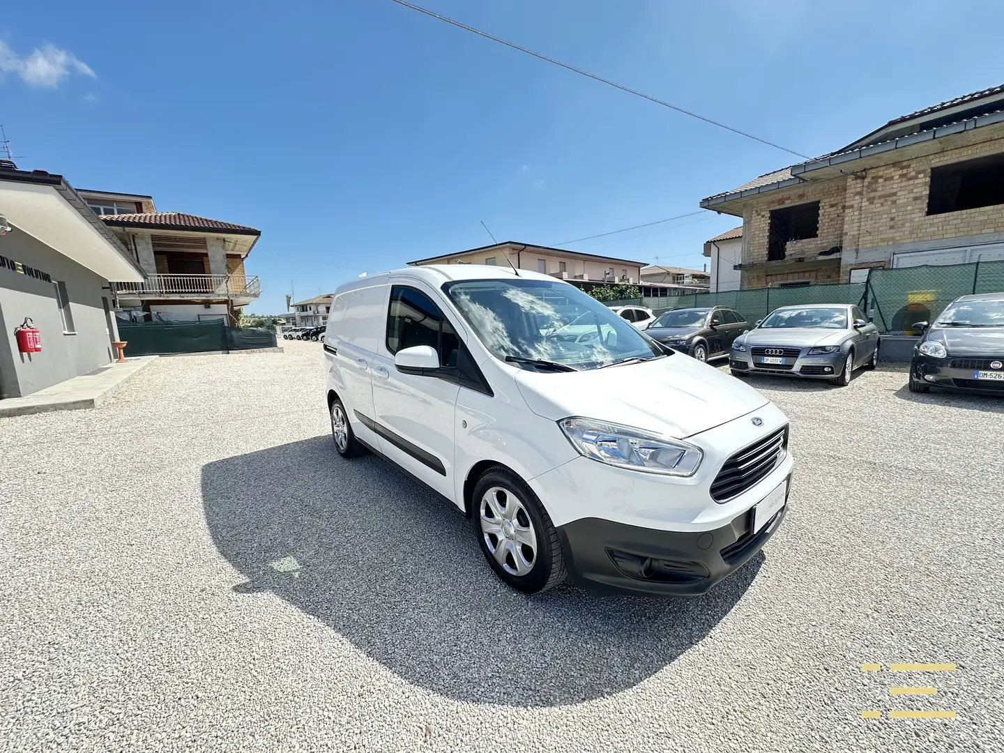 Ford Transit Courier 1.5 TDCi 75 cv 62.848 km unico proprietario Bianco - 1