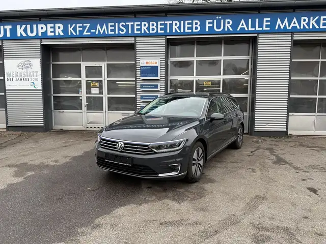 Volkswagen Passat GTE LED ACC AHK