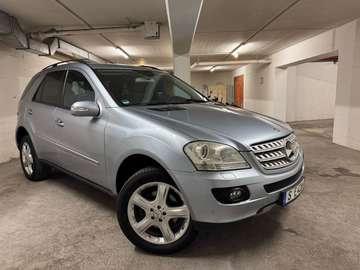 4MATIC|NAVI|AHK|SEHR SAUBER UND GEPFLEGT.