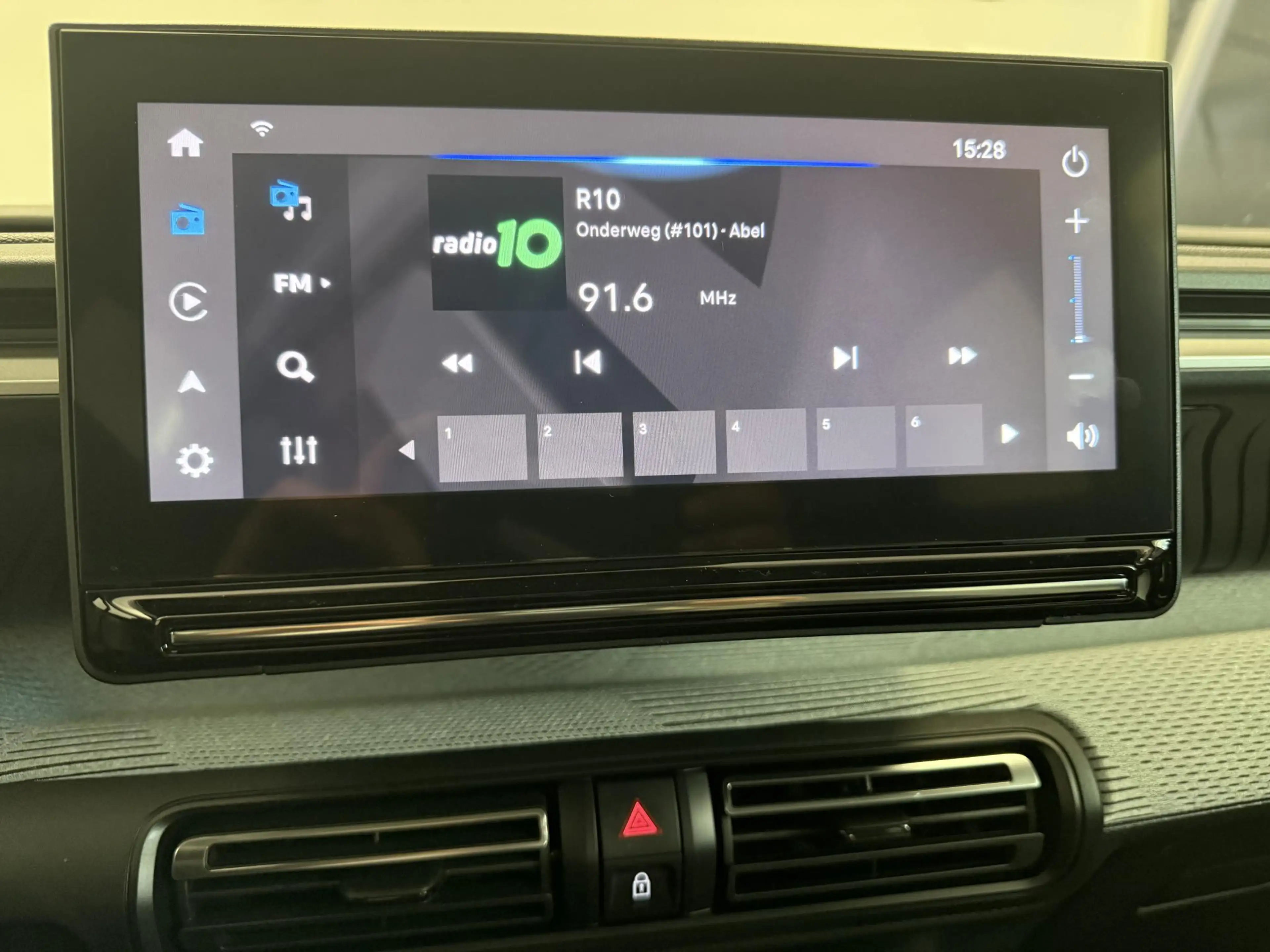 Citroen E-C3 Max 113pk Comfort Range 44 kWh | Navigatie | Apple — photo 15