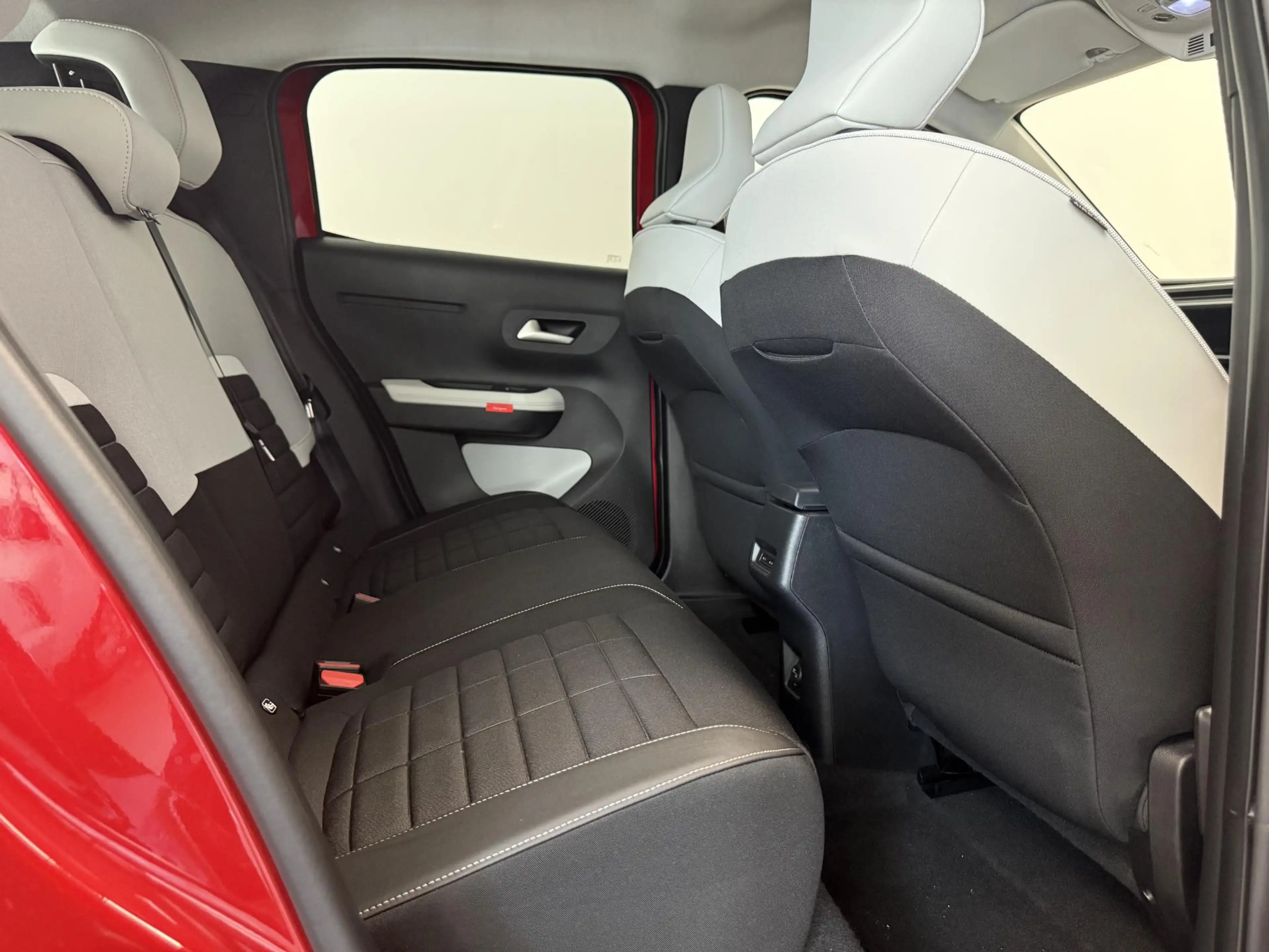 Citroen E-C3 Max 113pk Comfort Range 44 kWh | Navigatie | Apple — photo 6