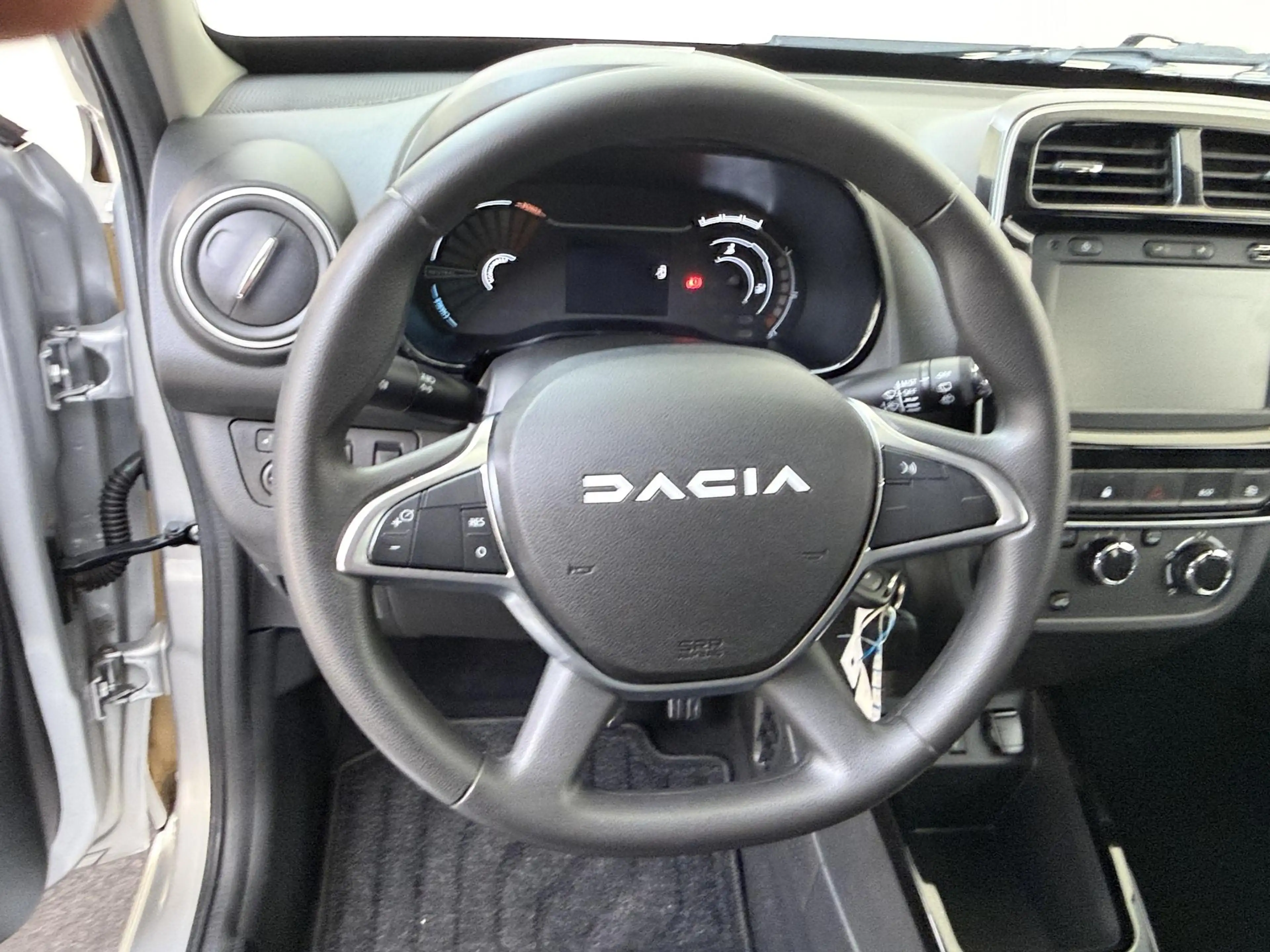 Dacia Spring Expression 27 kWh | Airco | lederen bekleding | me — photo 10