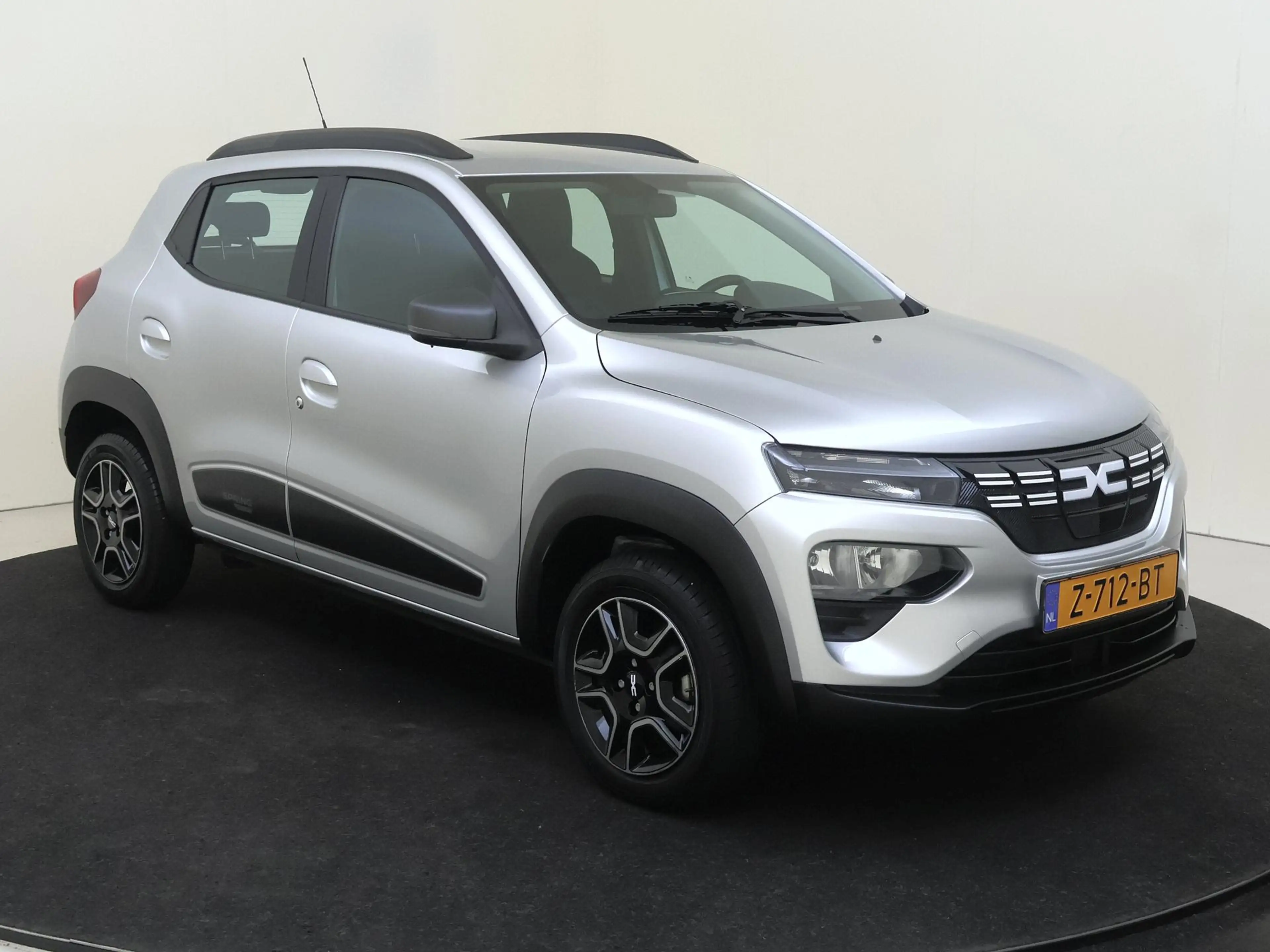 Dacia Spring Expression 27 kWh | Airco | lederen bekleding | me — photo 2