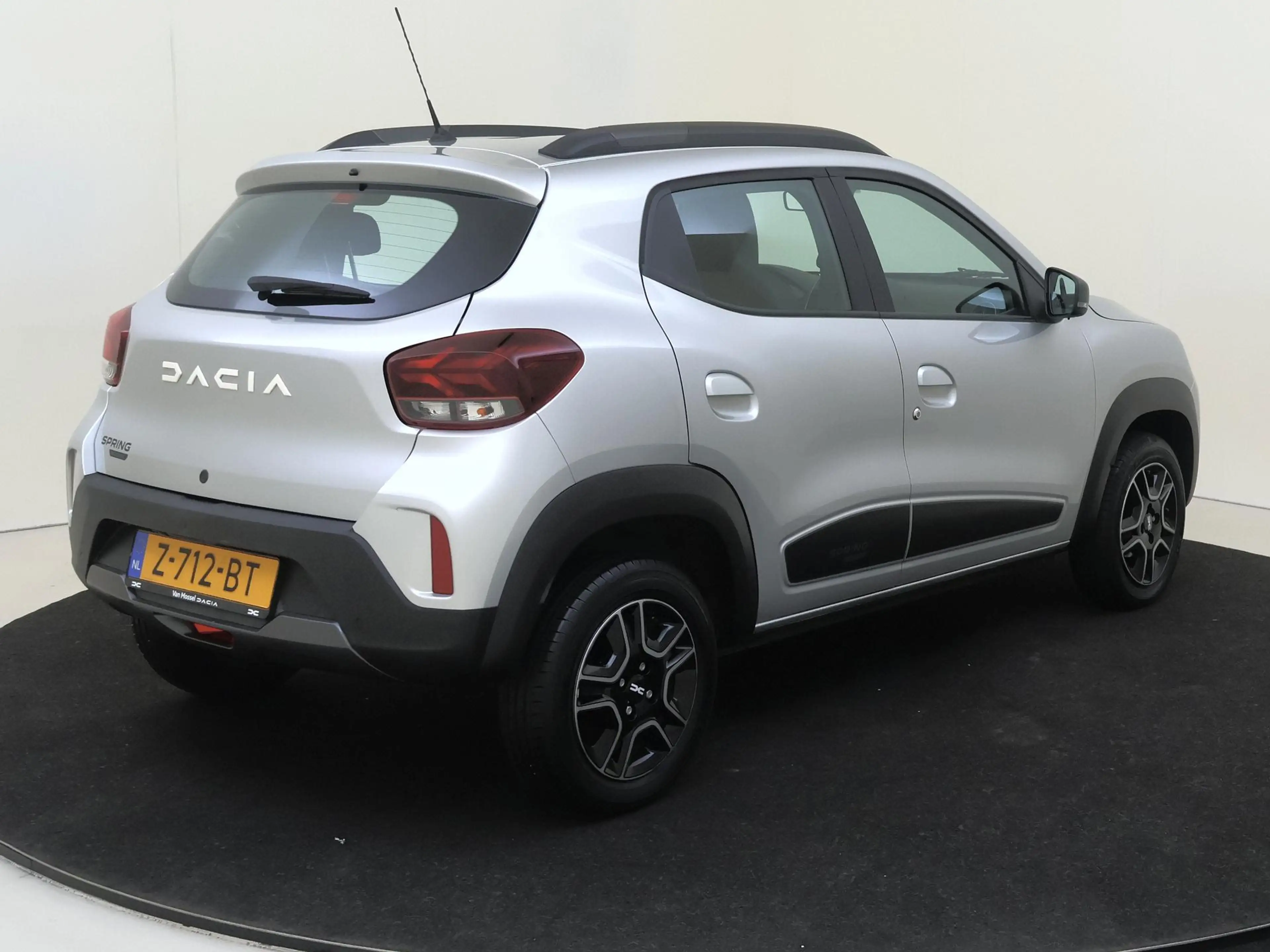 Dacia Spring Expression 27 kWh | Airco | lederen bekleding | me — photo 4