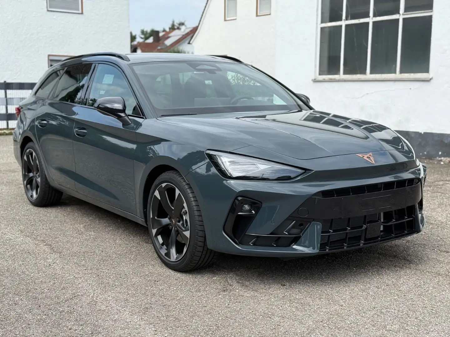 CUPRA Leon ST 1.5 DSG*LED*El.Heckklappe*17" Alu*Kamera Blau - 2