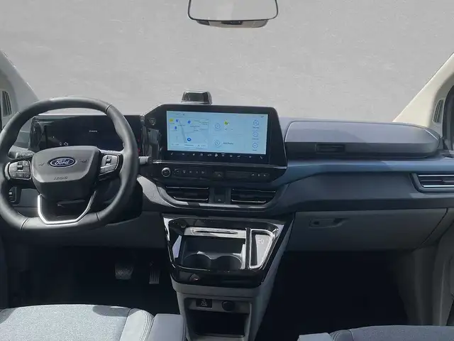 Ford Tourneo Custom view 4