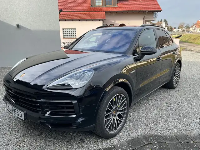 Porsche Cayenne E-Hybrid 1Hd PanoAHK 21ZollRS unfallfrei