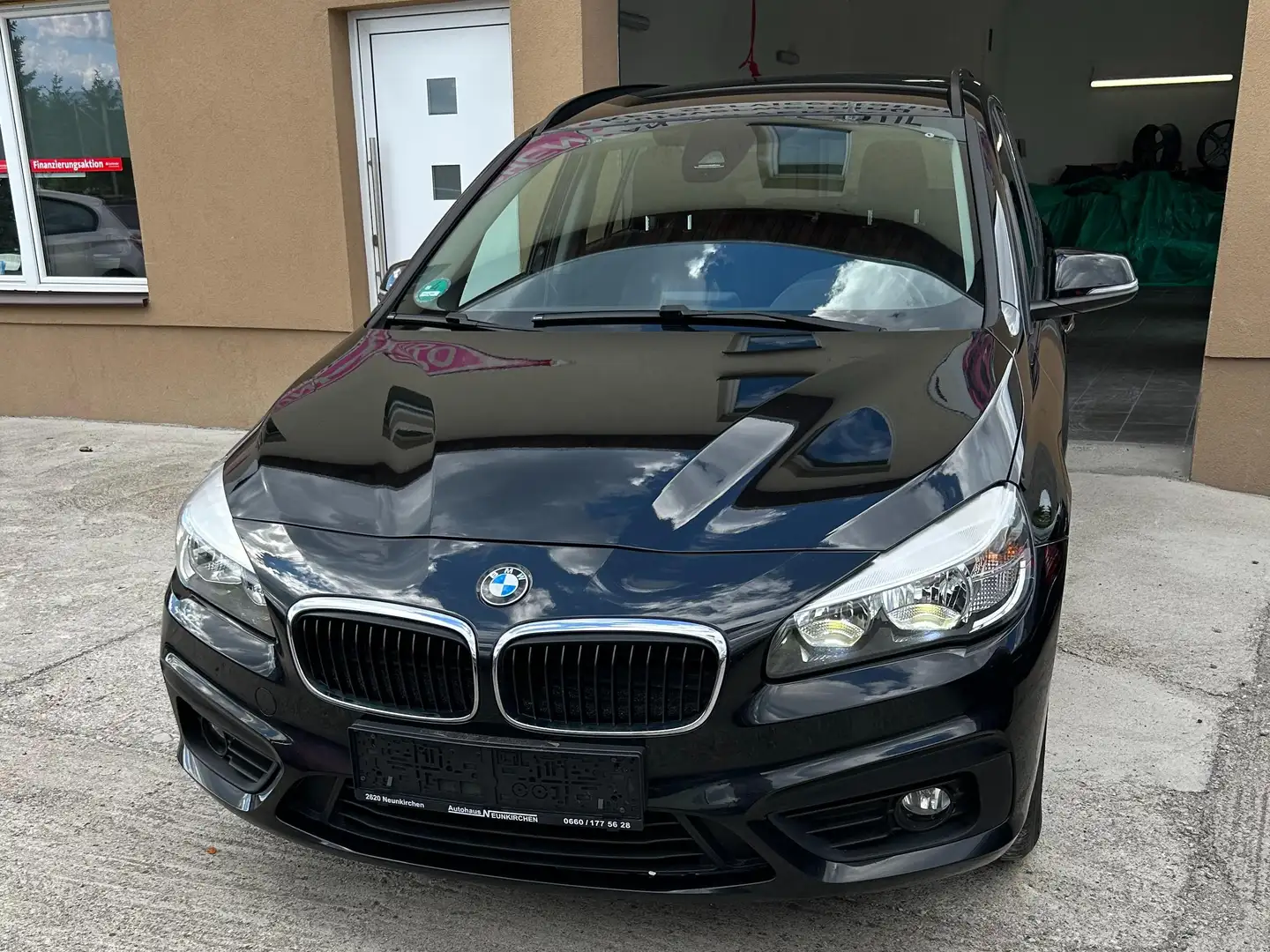 BMW 216 216 d Advantage Schwarz - 1