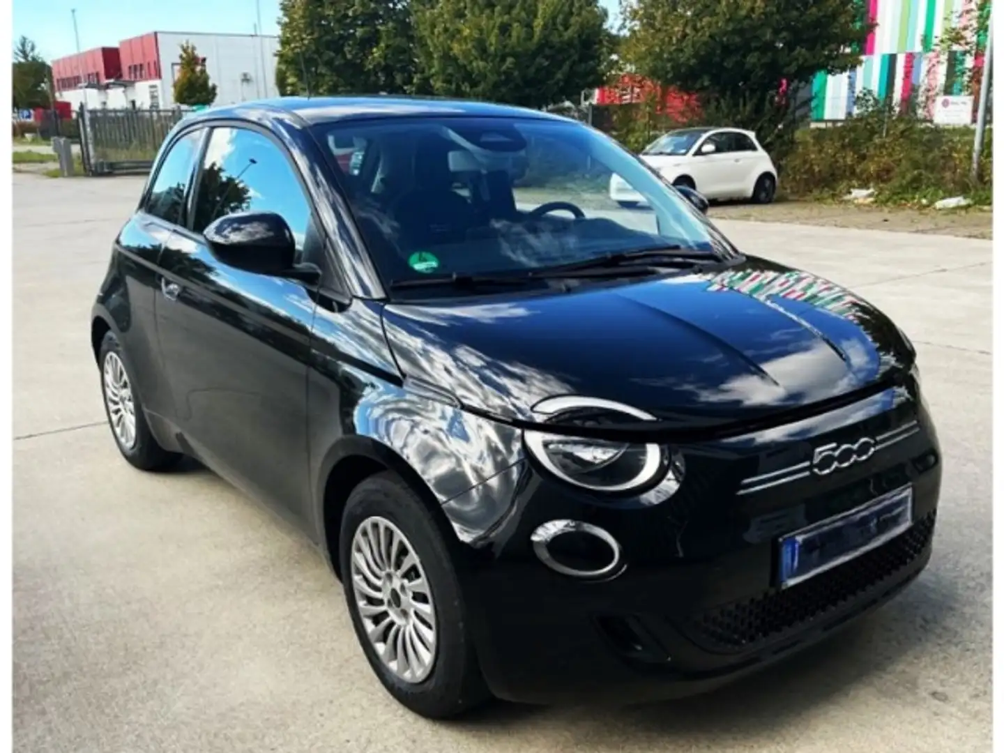 Fiat 500e e  Neuer Action Automatik Komfort,-Radio,-Winter-P Schwarz - 2